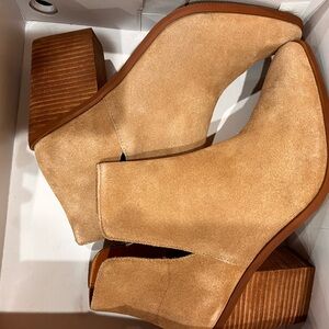 Chic Tan Suede Ankle Booties